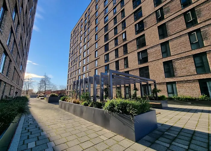 Trafford Suite Modern 1 Bed With Cinema Room