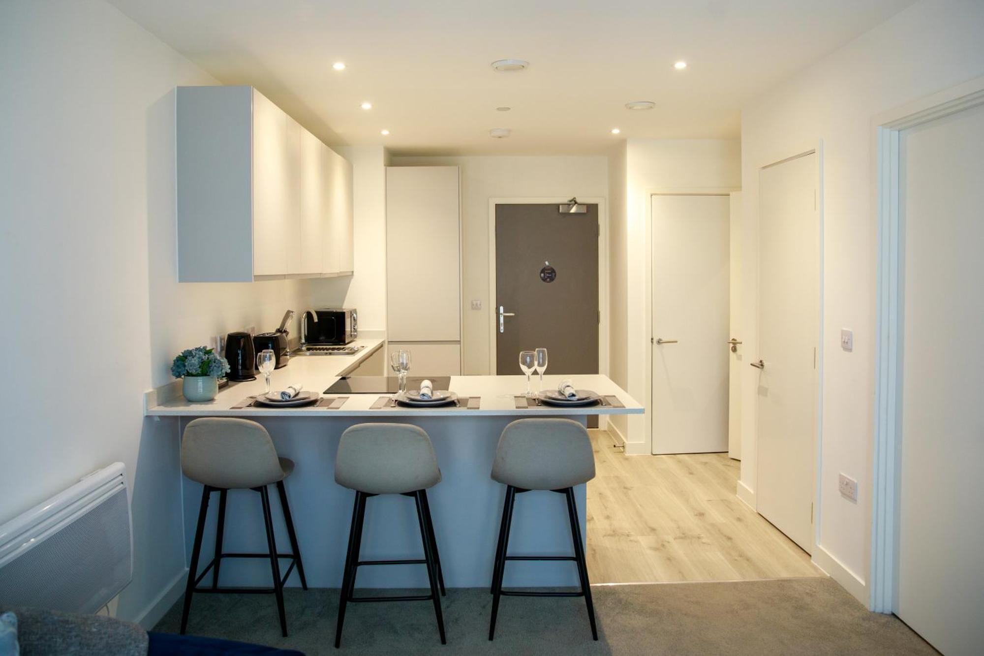 Trafford Modern 1 Bed With Cinema Apartment